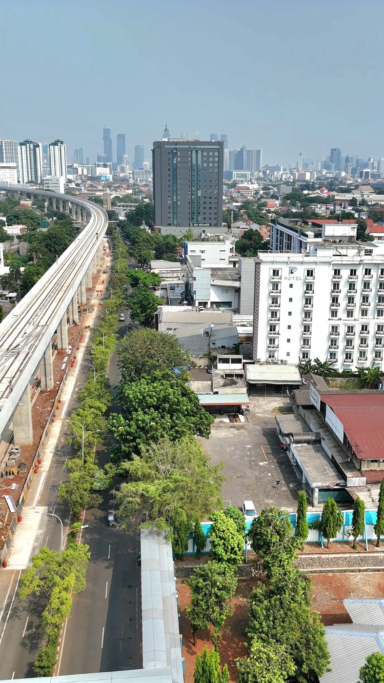 Foto udara vertikal Tampak akses jalan